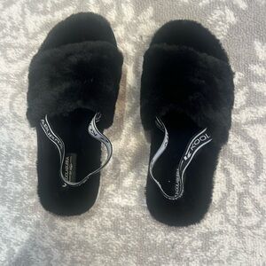 Koolaburra Ugg Fur sandals